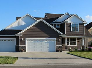 615 Castlestone Ct, Hobart, WI 54155