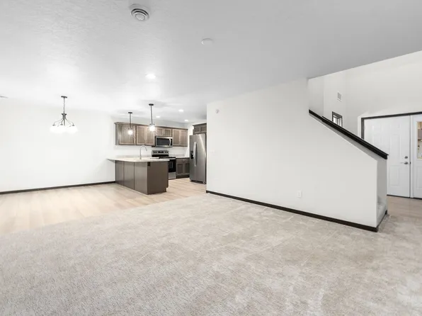 5503 W Liberator Cir, Sioux Falls, SD 57107