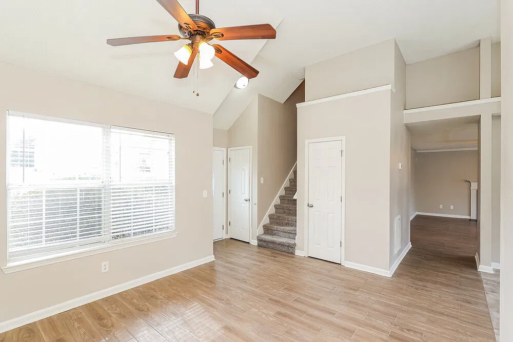 3 bed, 2.5 bath, 1657 sqft, $2,480 — Photo 4