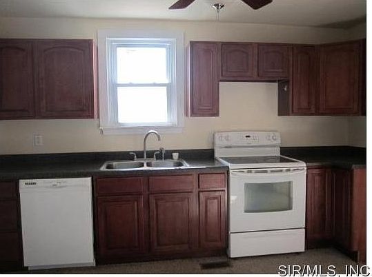 2nd image of 418 W Spring St