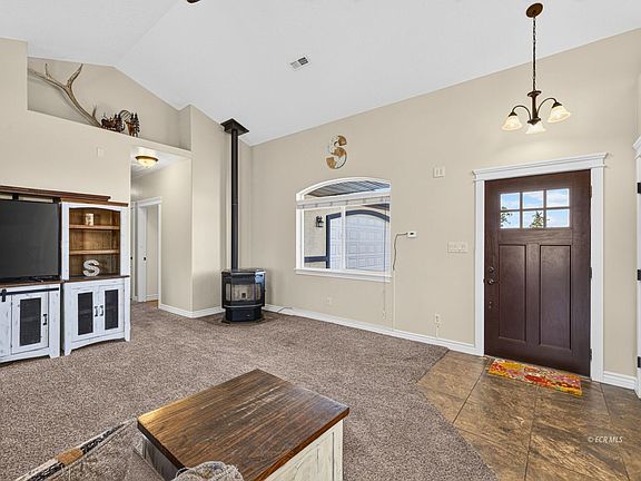 5th image of 616 Westcott Dr