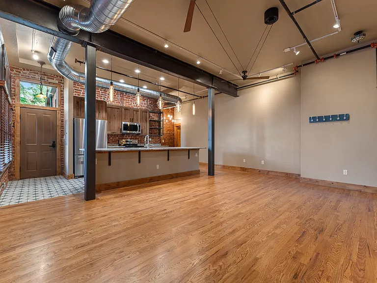 1128 N Grant St #101 — Photo 4