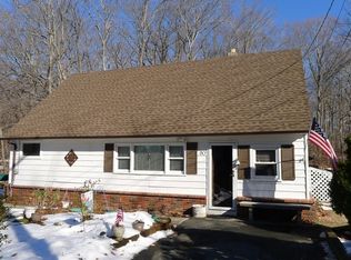 90 N Cherry Rd, Lake Hopatcong, NJ 07849