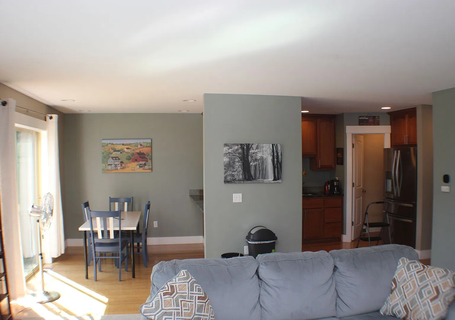 3 Bedroom 2.5 Townhome — Photo 4