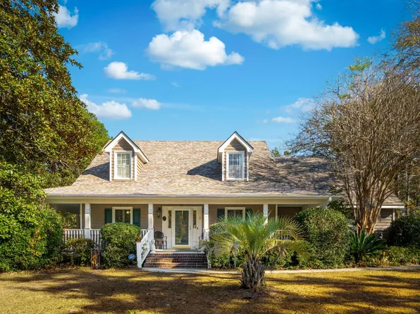 108 Old Postern Rd, Summerville, SC 29483