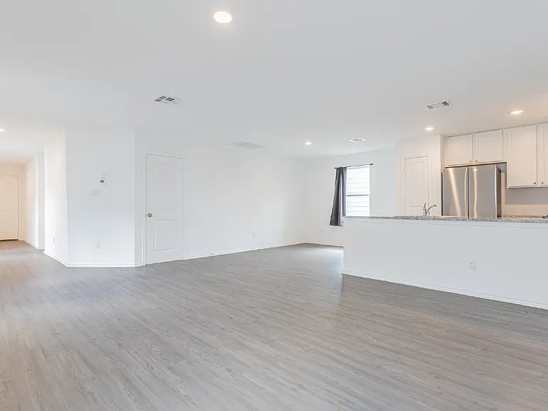 4136 Cove Fls — Photo 5