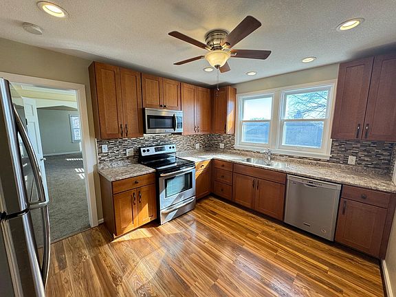2nd image of 5528 Chicago Ave #2