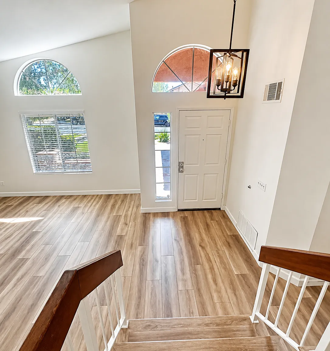 4 bed, 1877 sqft, $4,195 — Photo 4