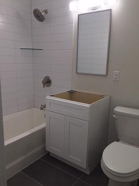2nd image of 540 W Sedgwick St APT 1B