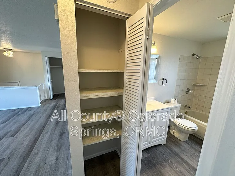 1237 Chiricahua Dr — Photo 7