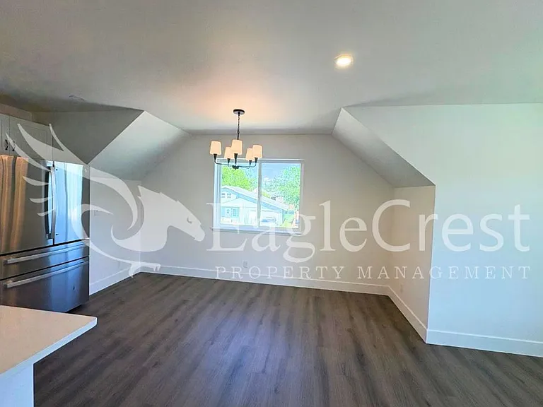 420 Ankeny St — Photo 50
