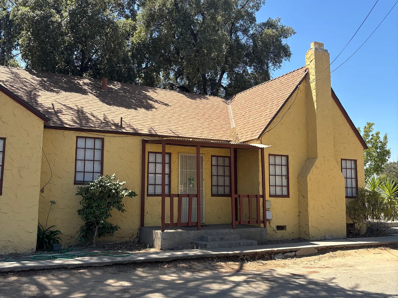712 W Yosemite Ave — Photo 3