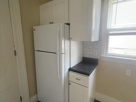 4th image of 49 Vick Park Unit 1