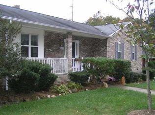 1606 Sandhurst Ct, High Point, NC 27265