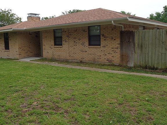 3rd image of 1025 County Road 2404