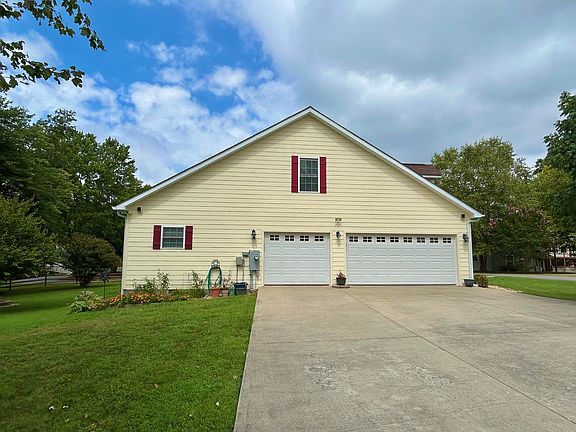 3rd image of 141 Cherokee Springs Ct