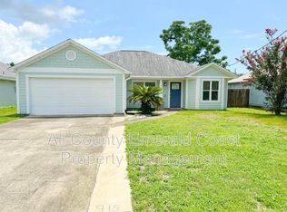 915 Emily Cir, Fort Walton Beach, FL 32547
