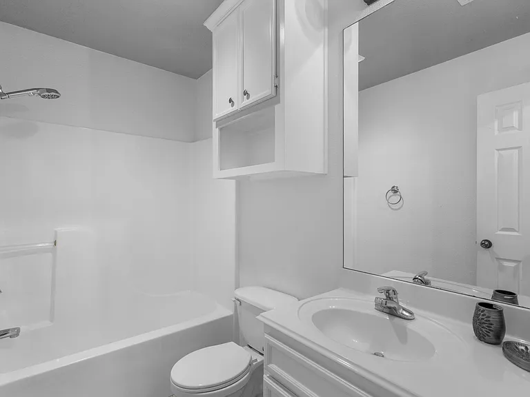 405 Harbor Oaks Dr — Photo 23