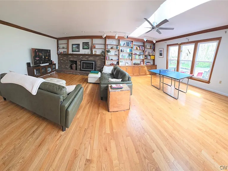 96 Charing Rd — Photo 13