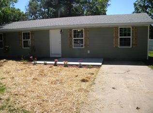 1707 Hazel Ave, Carthage, MO 64836