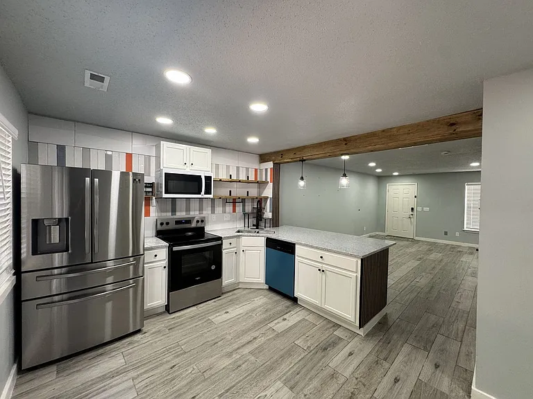 108 Bridford Pkwy — Photo 5