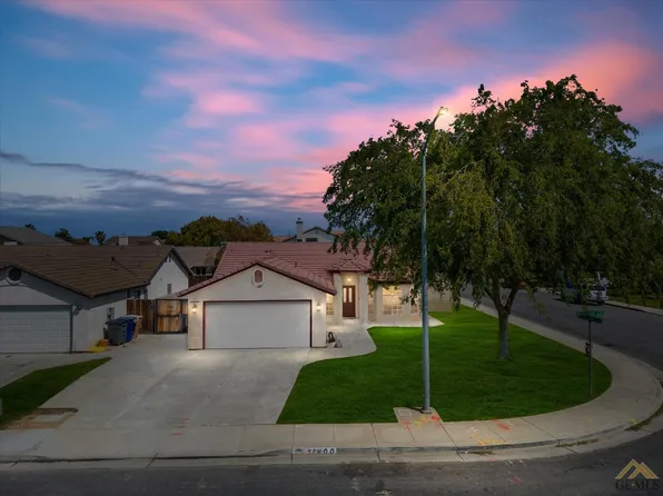 11400 Blue Grass Dr, Bakersfield, CA 93312