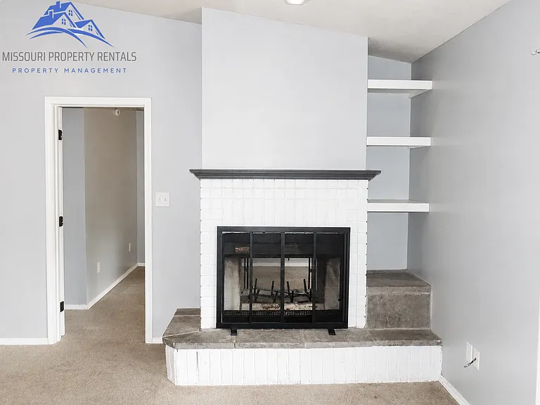 216 Spring Meadows Pkwy — Photo 3