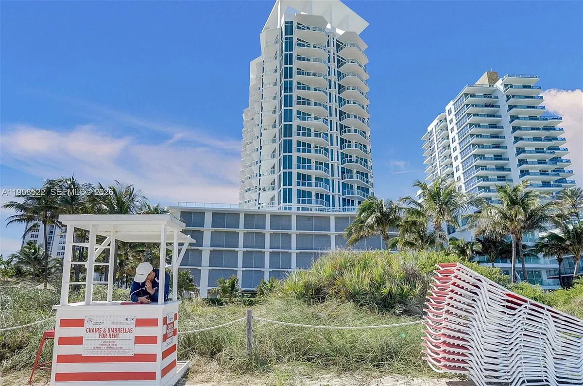 Building Photo - 6515 Collins Ave #901