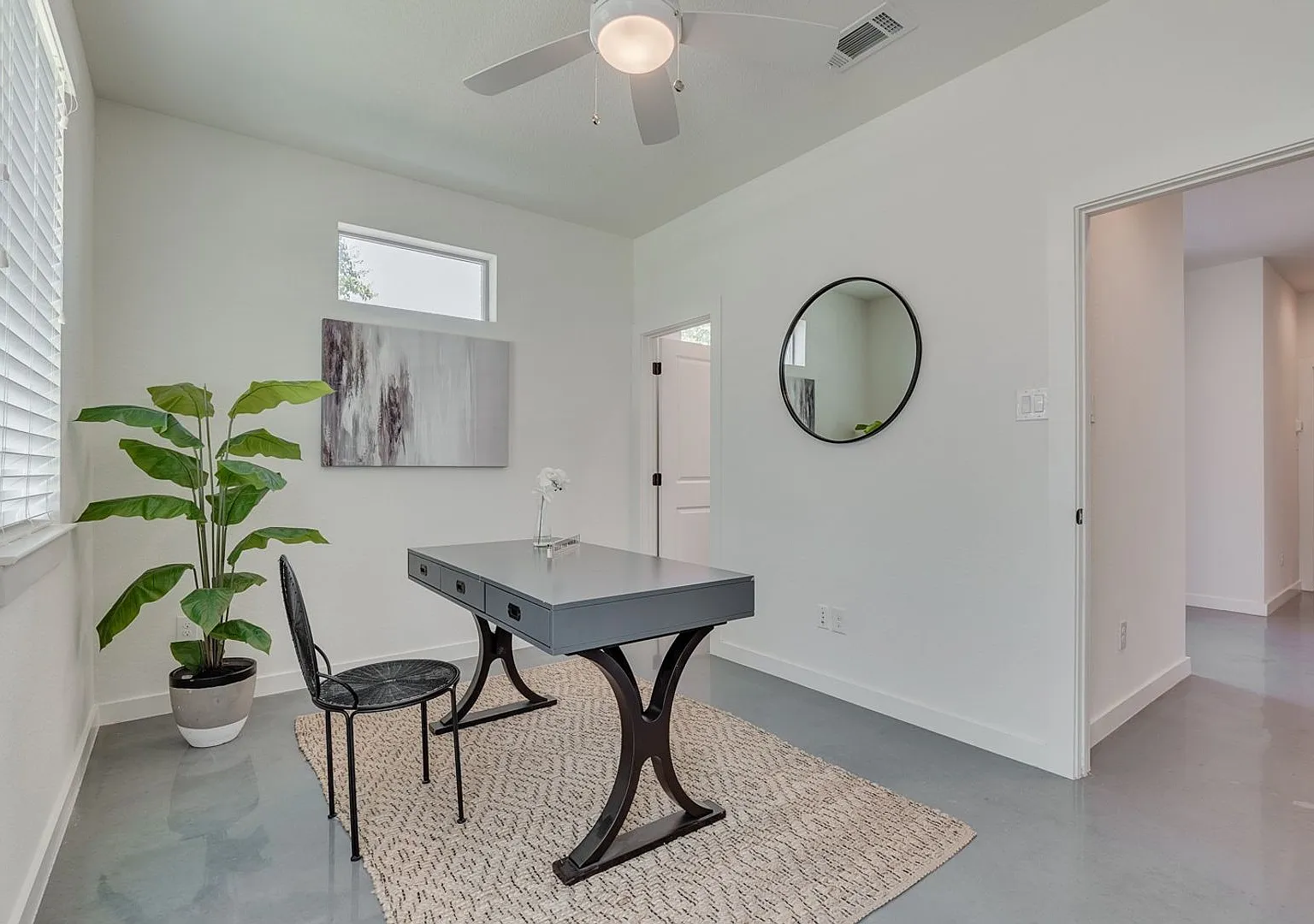 Move In Summer July 10th 2027 * $7750 5 Bedroom 5.5 Bath, 1 Block From Tcu Campus — Photo 2