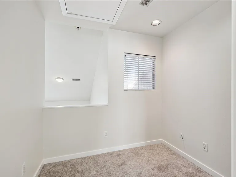 1617 Tuam St — Photo 20