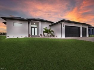 346 SW 31st Pl, Cape Coral, FL 33991