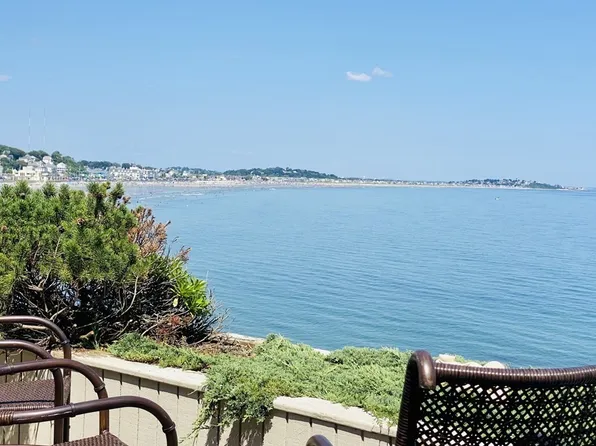 34 Oceanside Dr, Hull, MA 02045