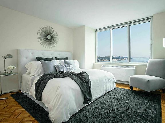 4th image of 1 River Pl APT 2504