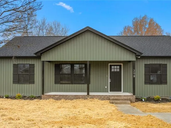 208 Bethlehem Ave, Thomasville, NC 27360