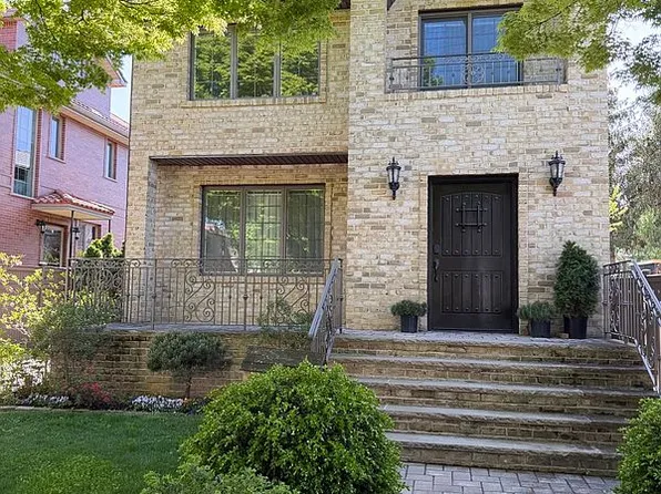 39-12 215th Pl Floor 2, Bayside, NY 11361