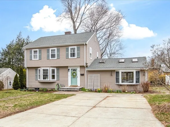 32 Earle St, Norwood, MA 02062