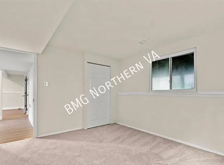 8461 Yellow Leaf Ct — Photo 17