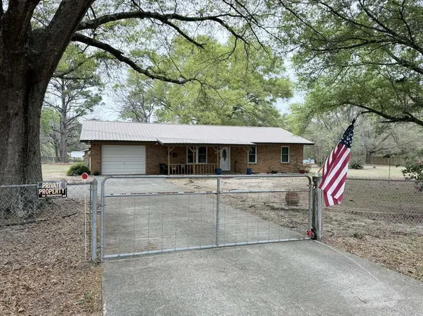 6061 Coy Burgess Loop, Defuniak Springs, FL 32435