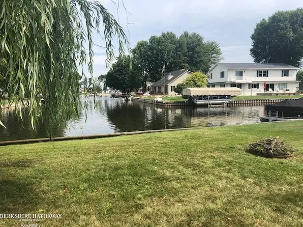 438 Ottawa Ln, Prudenville, MI 48651