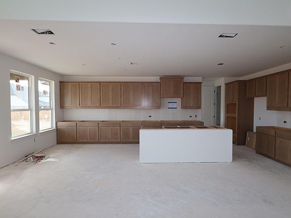 4th image of 4008 Waxahachie Rd