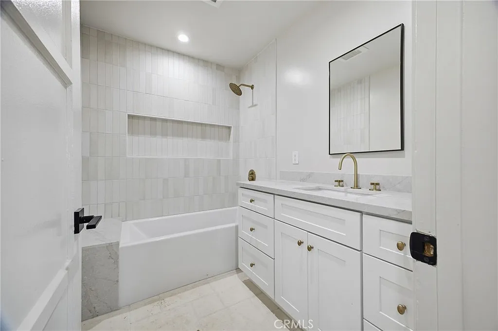 4 bed, 1200 sqft, $4,500 — Photo 3
