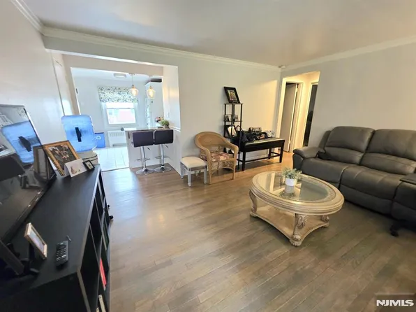 2209 Center Ave APT D, Fort Lee, NJ 07024