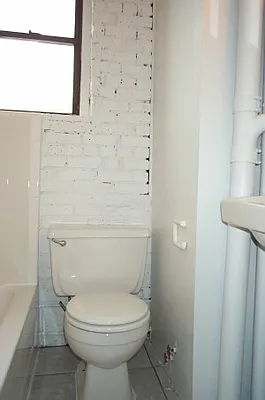 Rented by Tower Brokerage | media 60