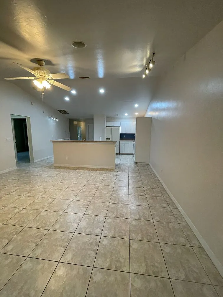 2 bed, 1350 sqft, $1,600 — Photo 3