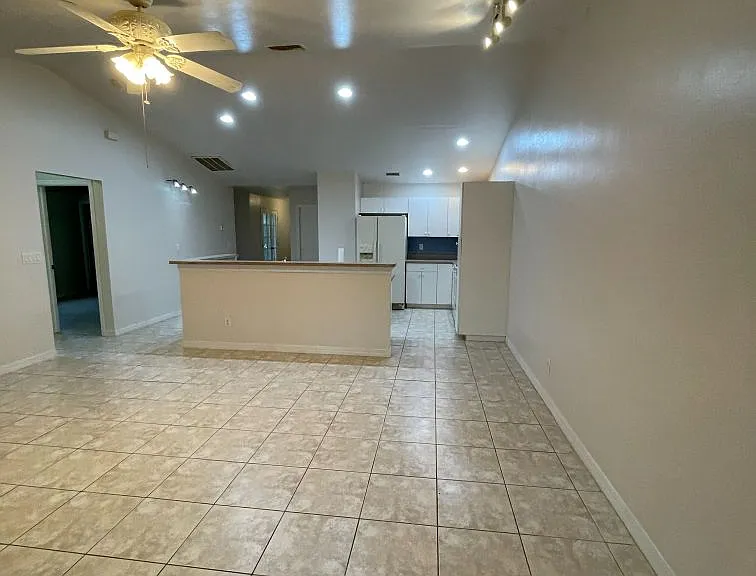 Open and spacious Living/Dining area