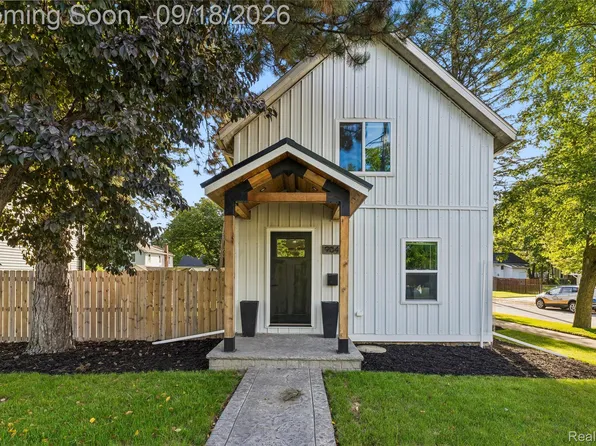 904 N Main St, Lapeer, MI 48446