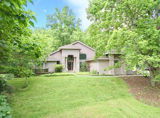 6620 Christopher Dr, Roanoke, VA 24018