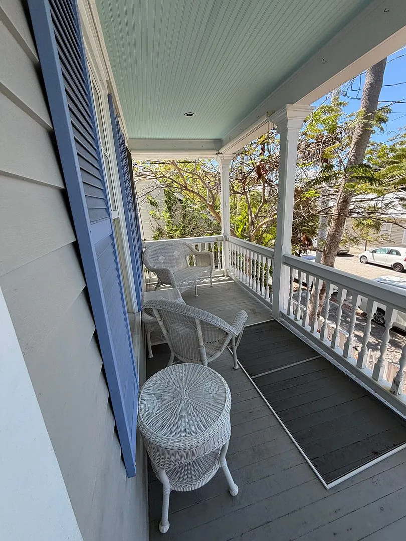 Newly Renovated 2 bed with 2.5 bath! — Photo 3