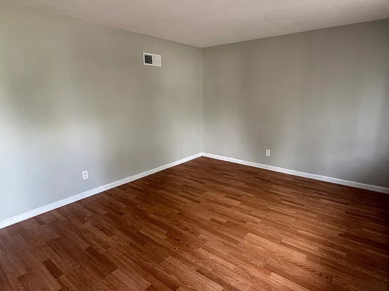 9839 Lorna Ln — Photo 5