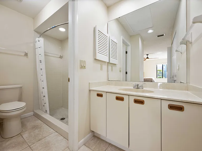 5370 Myrtle Wood #5370 — Photo 11